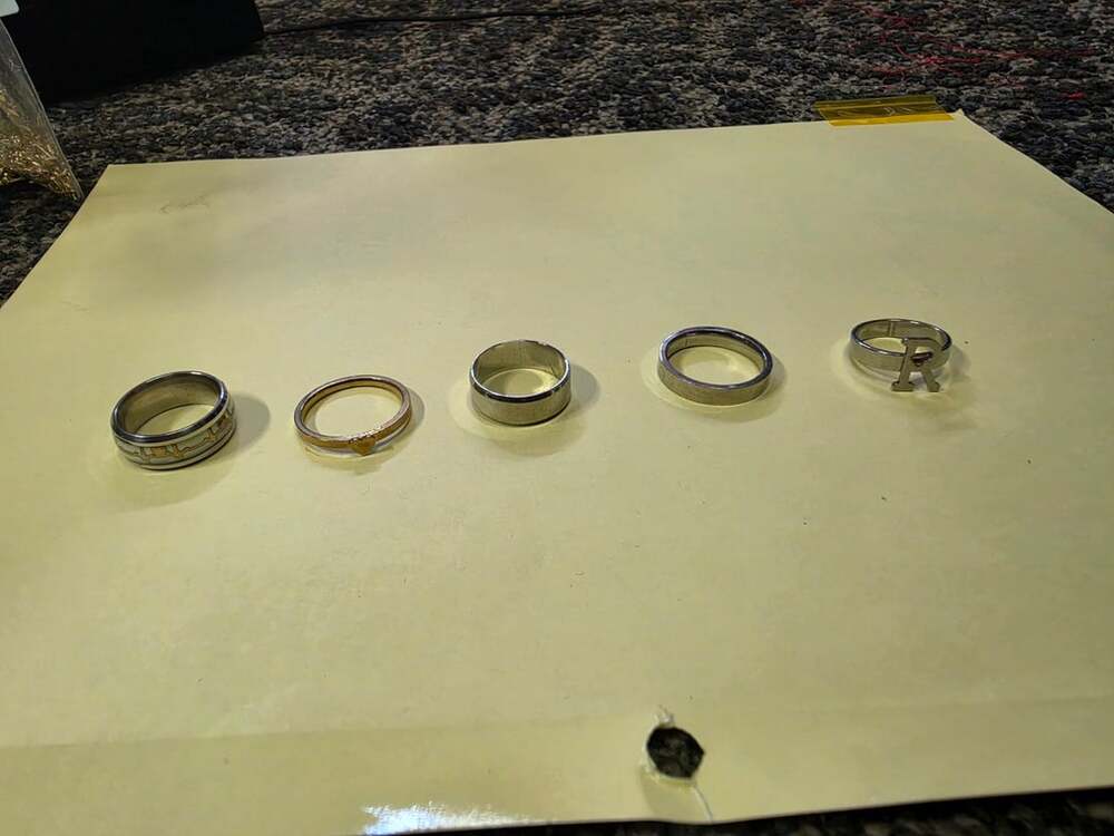 Assorted Silver And Gold Tone Fashion Rings Lot Of 5